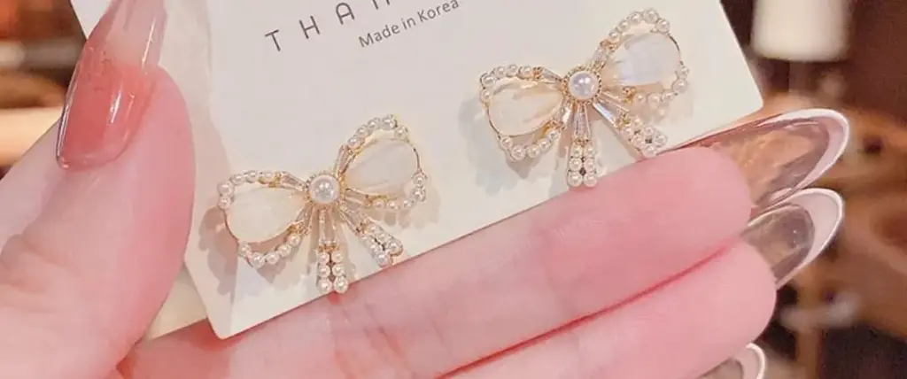 Crystal charm Studs Earrings.
